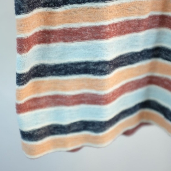 Alto Scoop Tee in Colborne Stripe - Picture 13 of 14